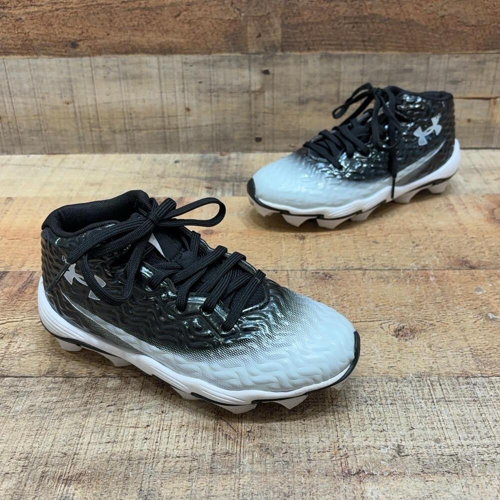 Under Armour Shoes Kids Size 1.5Y 33 Black White Ombre Mid Top Cleat 3028224-001